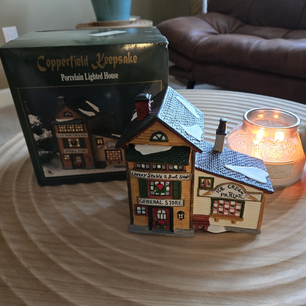 Vintage Copperfield Keepsake Porcelain Lighted House Christmas Village Store